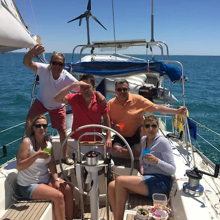 Botel Location Insolite En Voilier, Navigation, Coucher De Soleil, Et Baignades En *